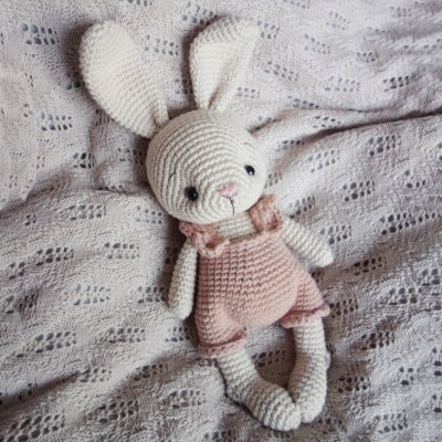 Patron lapin au crochet PDF – Doudou bébé, niveau débutant