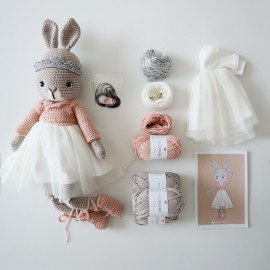 Kit Crochet Swann, jolie ballerine – Coffret Complet, Patron PDF