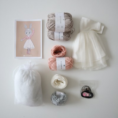 Kit Crochet Swann, jolie ballerine – Coffret Complet, Patron PDF