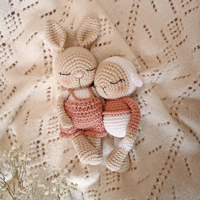 Les minis du bonheur : Coton le lapin & Pelote l'agneau : Patron Au Crochet PDF