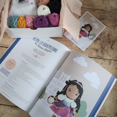 Kit Crochet Alma, la bohémienne de Notre-Dame – Coffret Complet, Patron PDF