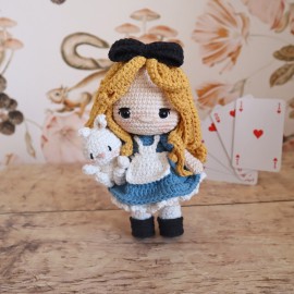 Kit Crochet Alice au pays des merveilles – Coffret Complet, Patron PDF