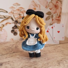 Kit Crochet Alice au pays des merveilles – Coffret Complet, Patron PDF