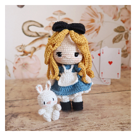 Patron "Alice au pays des merveilles et son doudou lapin"