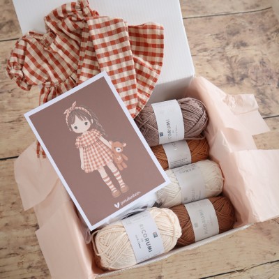 Kit Crochet Lison, jolie poupée et son doudou – Coffret Complet, Patron PDF