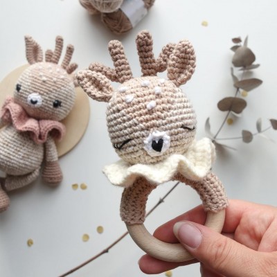 Hochet Charlie le faon : Patron Au Crochet PDF